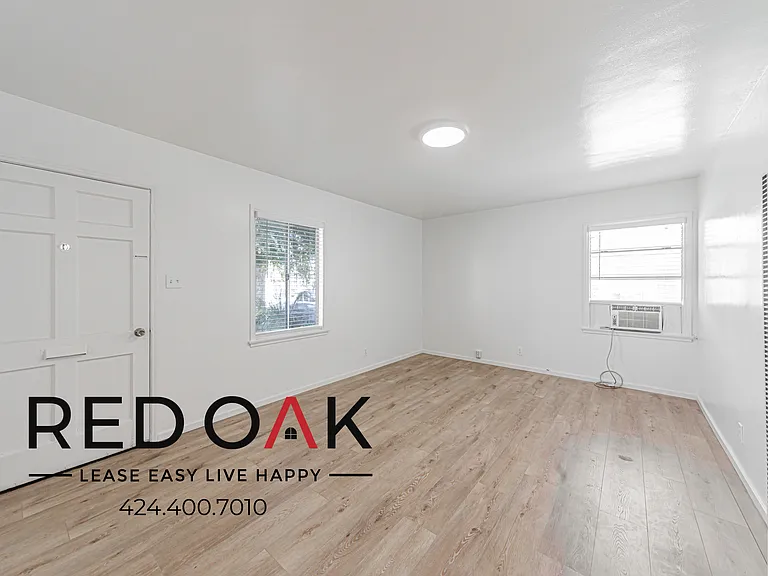 12040 1/2 Magnolia Blvd #12040-1/2 — Photo 4