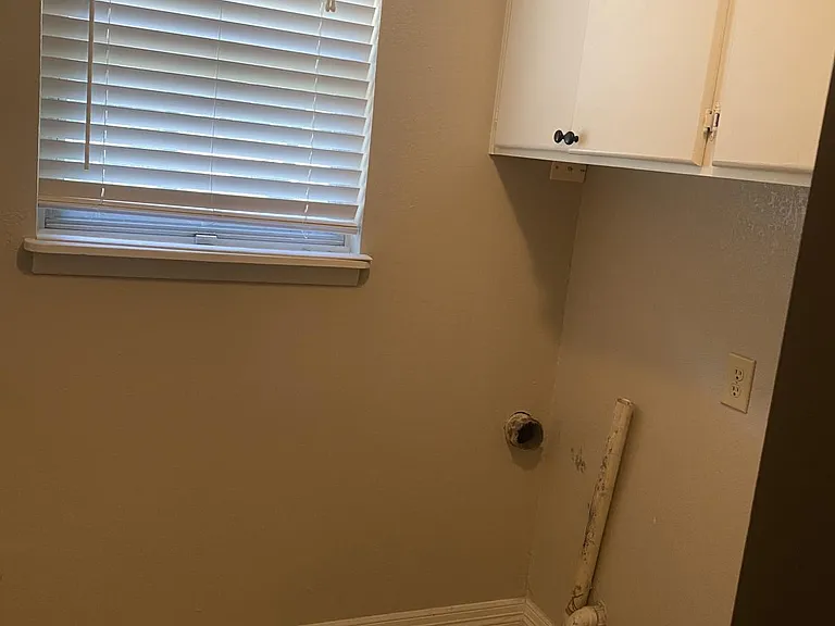 1818 W Cedar St — Photo 8