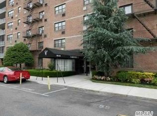 8825 155th Ave APT 6A, Queens, NY 11414