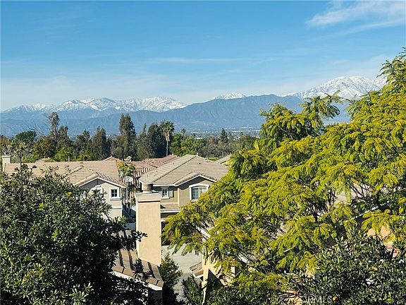 3rd image of 4406 Mission Hills Dr