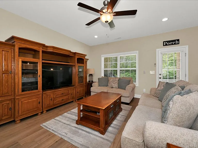 2058 Austin Dr N #E — Photo 5