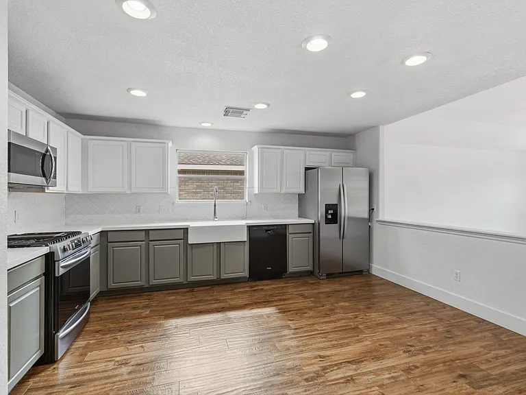 9318 Castlegap Dr — Photo 6