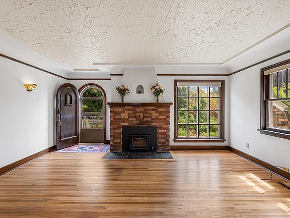 5th image of 3507 N Normandie St