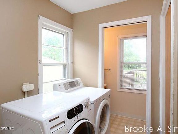 5th image of 7953 Cottonwood Dr