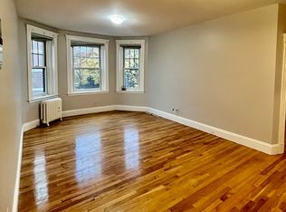 77 Parkman St APT 4, Brookline, MA 02446