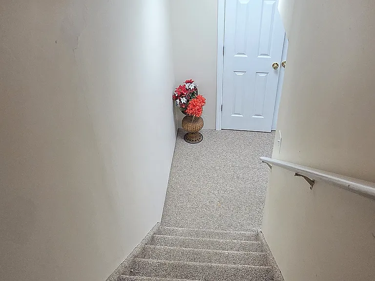 20 Arbor Cir — Photo 35