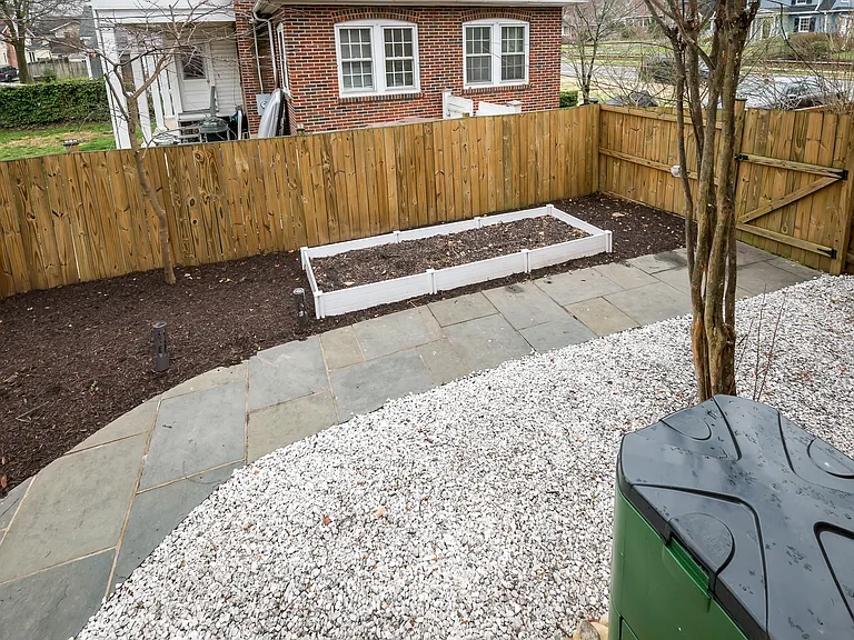 407 Russell Rd — Photo 56
