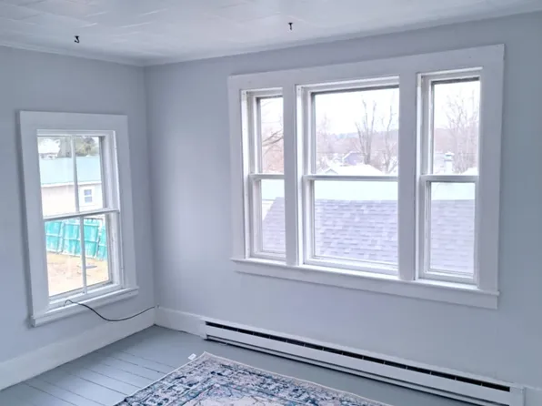 99 North Ave APT 2, Skowhegan, ME 04976