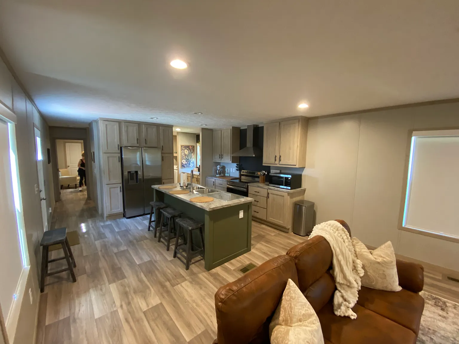 2 bed, 928 sqft, $1,650 — Photo 3
