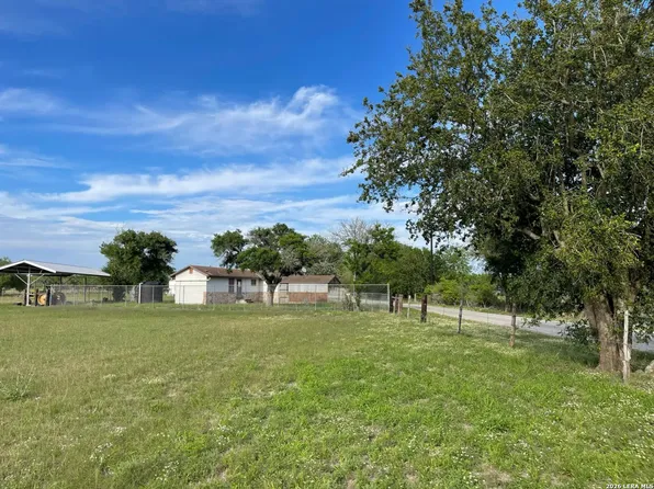 119 County Road 442, Alice, TX 78332
