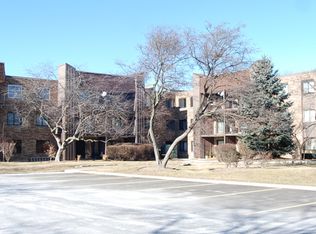 522 E Algonquin Rd APT 200A, Schaumburg, IL 60173