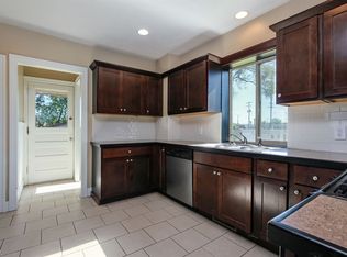 1139 Crescent St NE, Grand Rapids, MI 49503