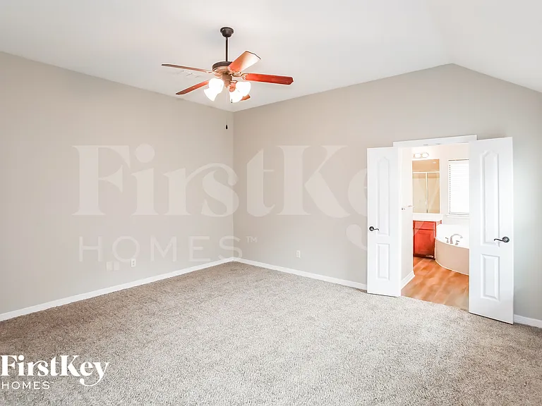 5829 Nathaniel Dr — Photo 9