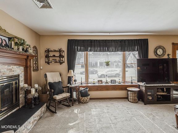 4th image of 2141 1st Avenue