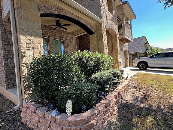 2nd image of 5561 Othello Dr