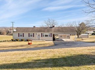 14 Captain Shands Rd, Weyers Cave, VA 24486