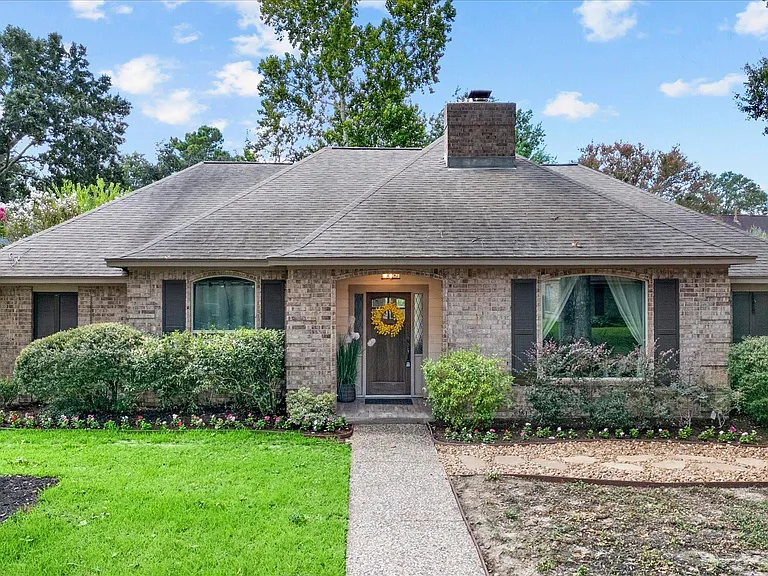 18315 Forest Town Dr — Photo 2