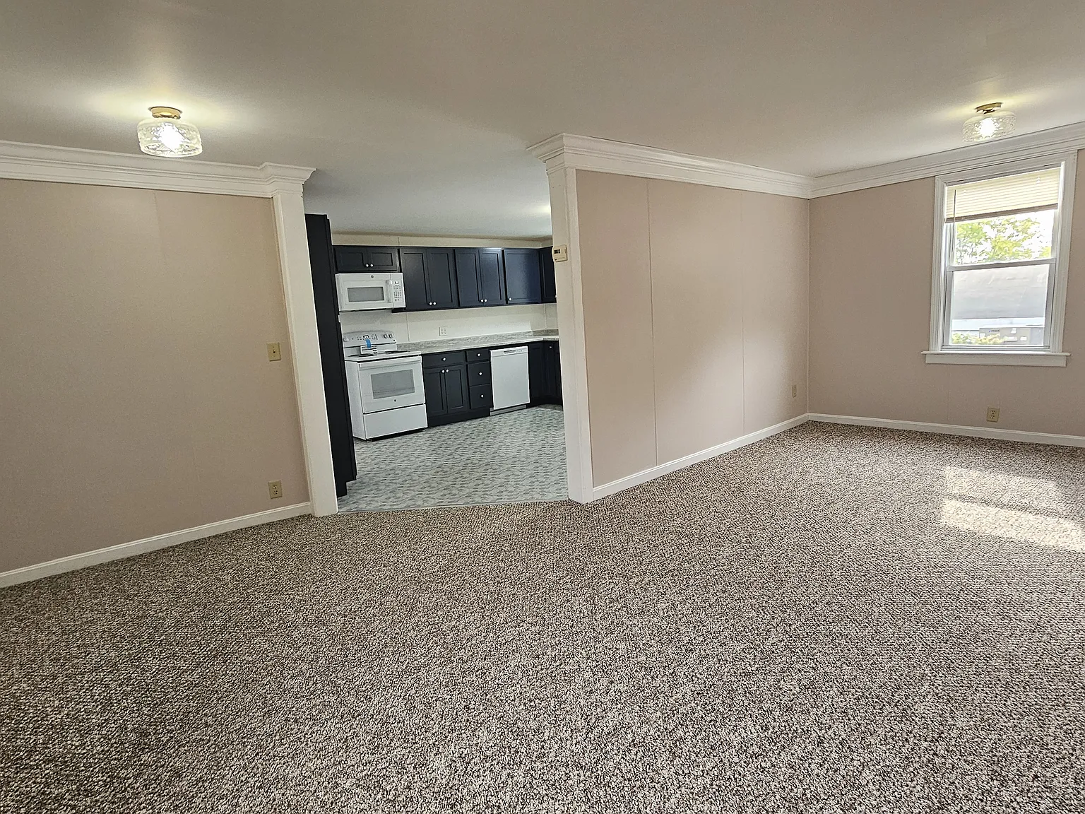 2 bed, 1100 sqft, $2,000 — Photo 3