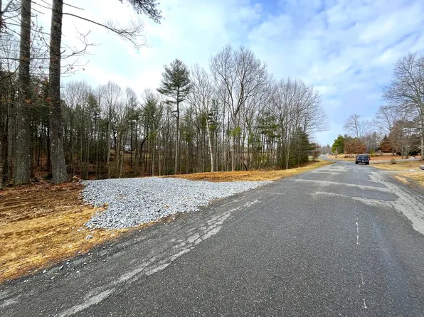 170 Wood Ln, Hillsville, VA 24343