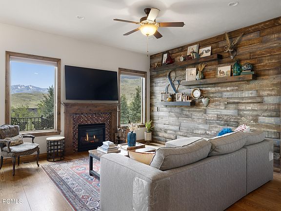 4th image of 515 W Heritage Way