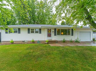 104 N 4th St, Roanoke, IL