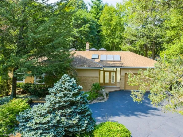 4189 Inglewood Dr, Burlington, ON L7L 1E3