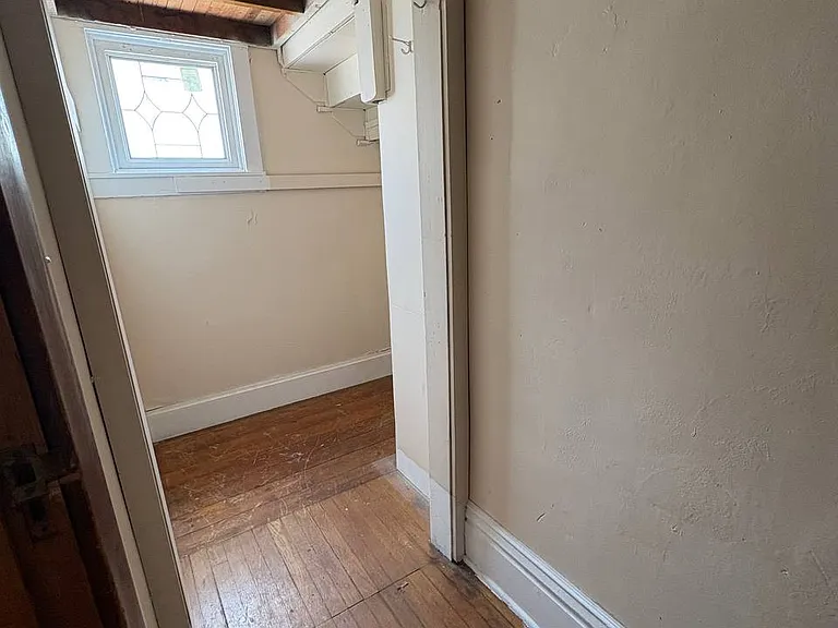 103 1st St NE #1 — Photo 5