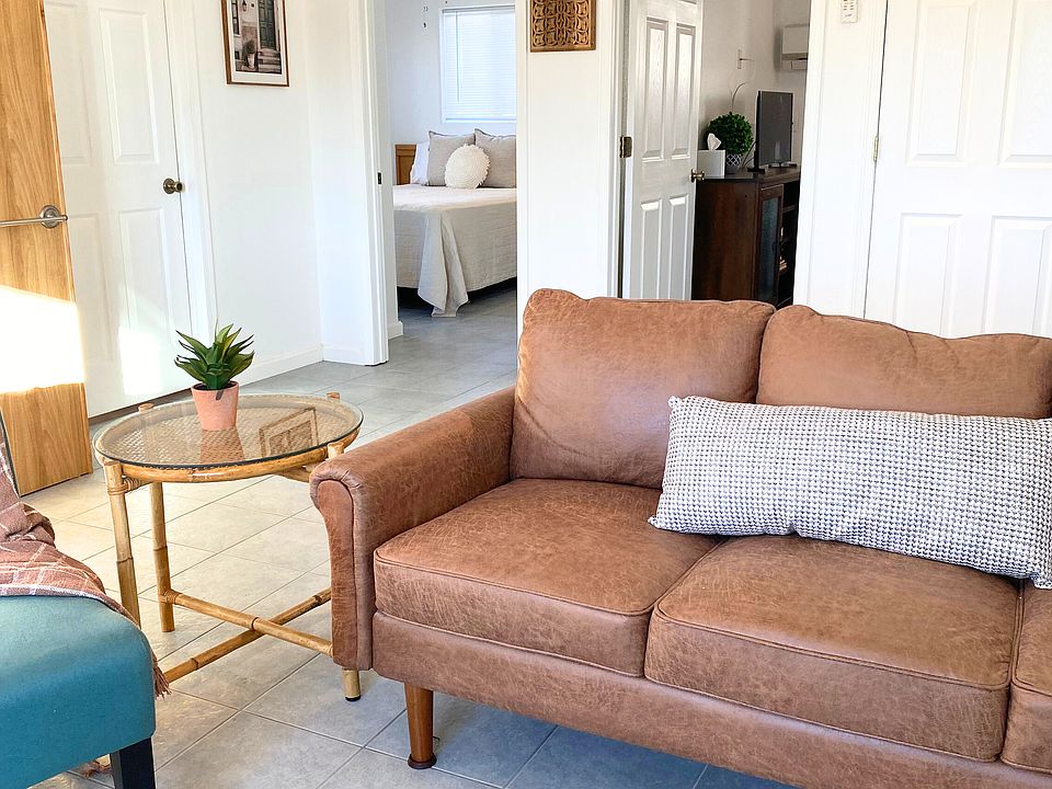 2nd image of 10237 S Avenida Compadres