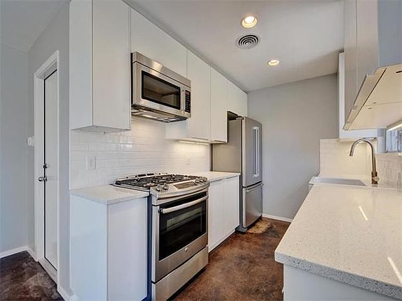5th image of 8007 Briarwood Ln