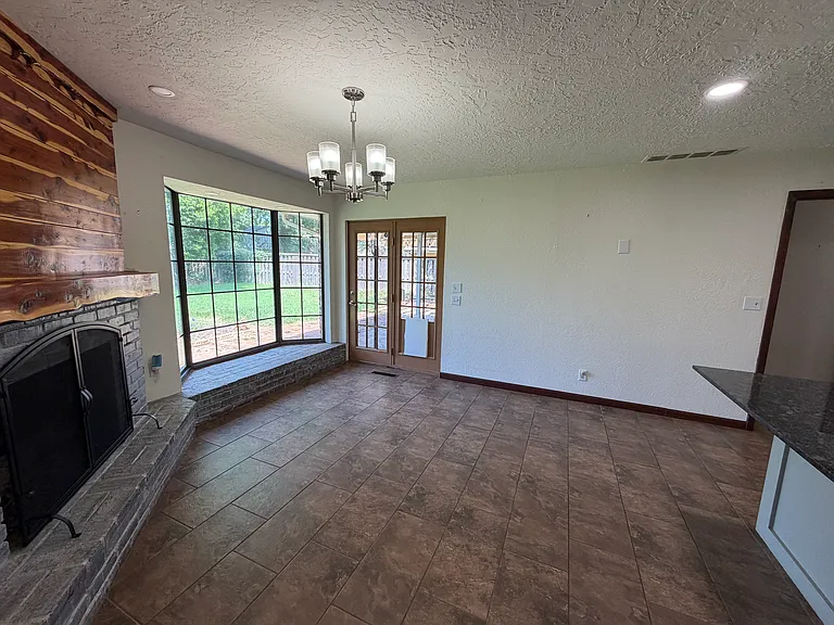 2517 Chateau Dr — Photo 24