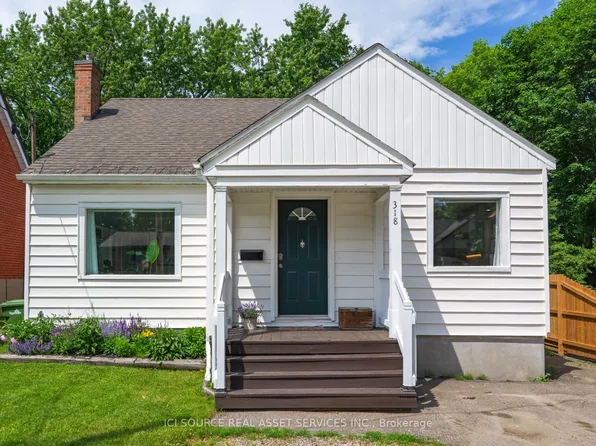 318 Cecelia St, Pembroke, ON K8A 1S3