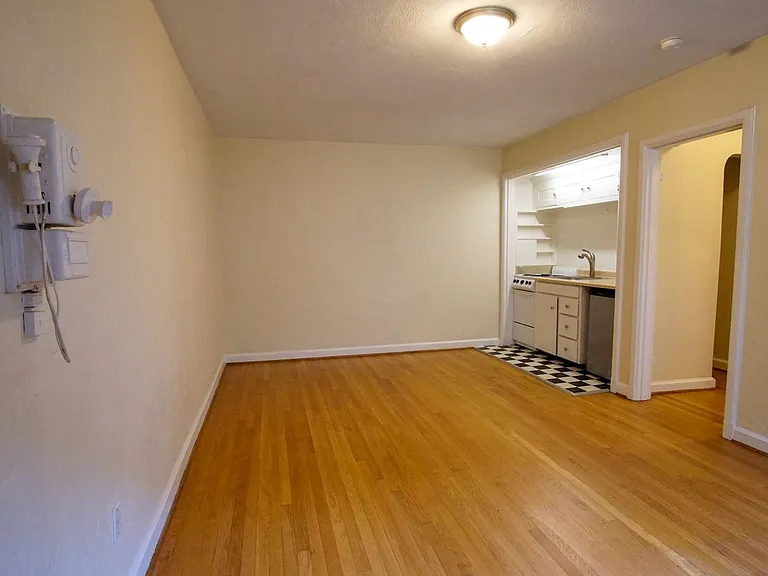 2254 NW Glisan St #105 — Photo 4