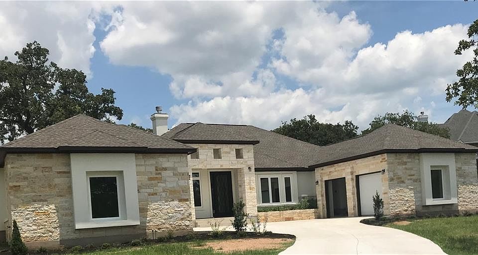 1st image of 106 Oak Ct