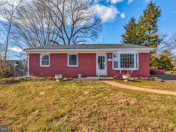 4114 Lees Corner Rd, Chantilly, VA 20151