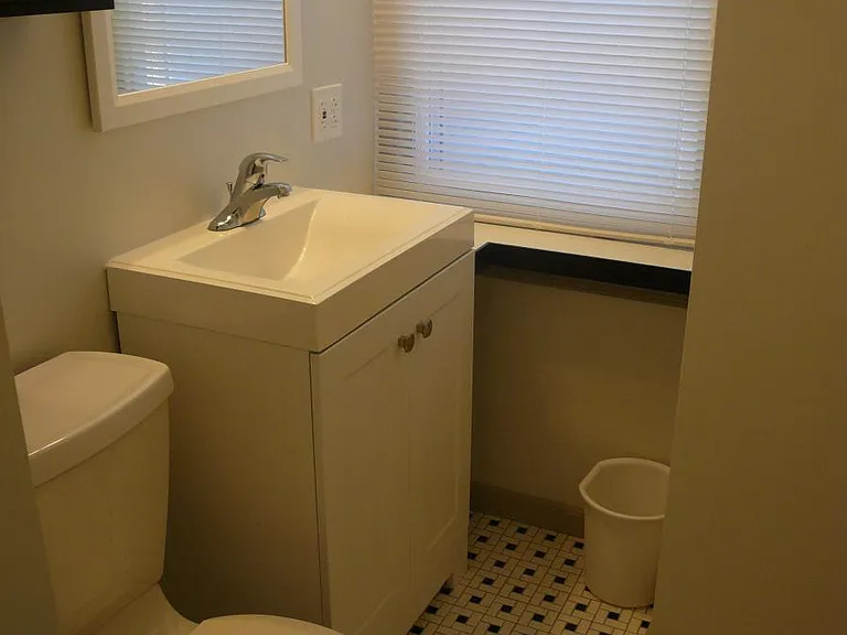 423 N 33rd St #3 — Photo 11