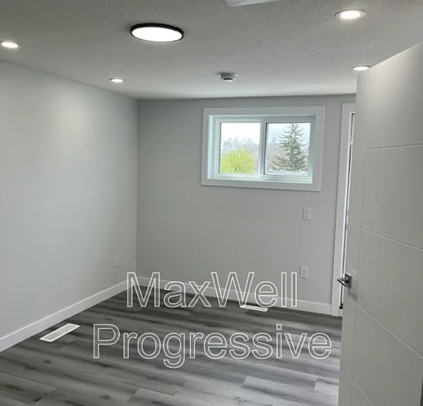 10821 112th St NW #1 — Photo 21