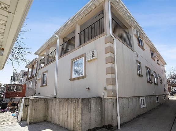 4th image of 128 Pugsley Ave