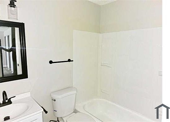 4th image of 250 Bellaire Ct #204