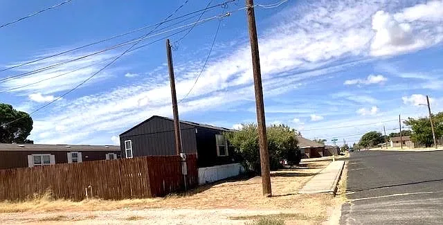 3 bed, 1316 sqft, $1,600 — Photo 2