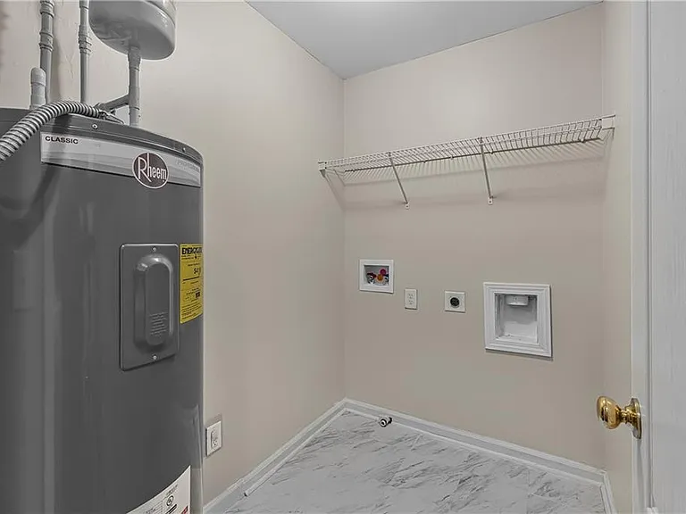 406 McAfee Ct NW #13 — Photo 22