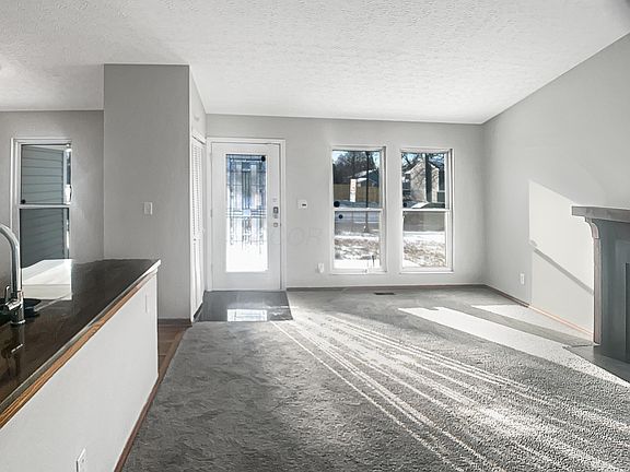 3rd image of 456 Saint Thomas Dr