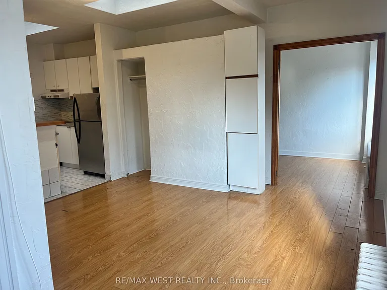 4902 Dundas St W #1 — Photo 12