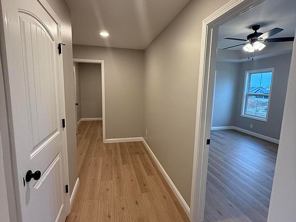 5th image of 324 Pinehurst Way