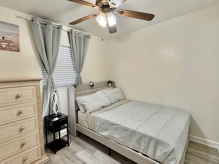 Clean Bedroom 3 with Closet