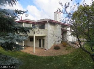 6851 Thames Rd, Woodbury, MN 55125