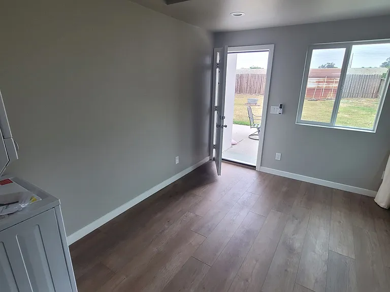 1328 Stevely Ave #A — Photo 1