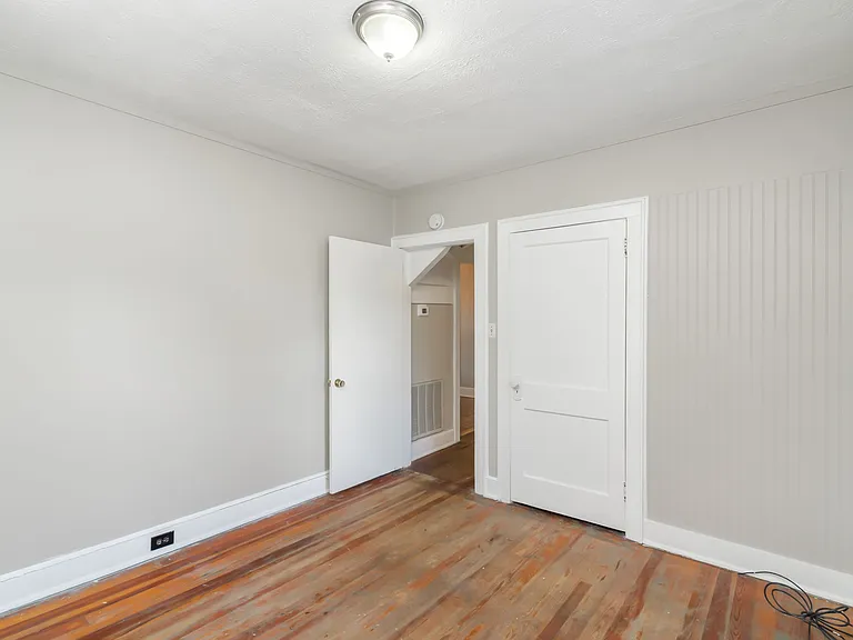 1811 Fleming St — Photo 17