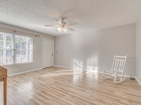 3rd image of 2440 Tinnell Ct