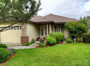 3106 NW Golf View Dr, Bend, OR 97703