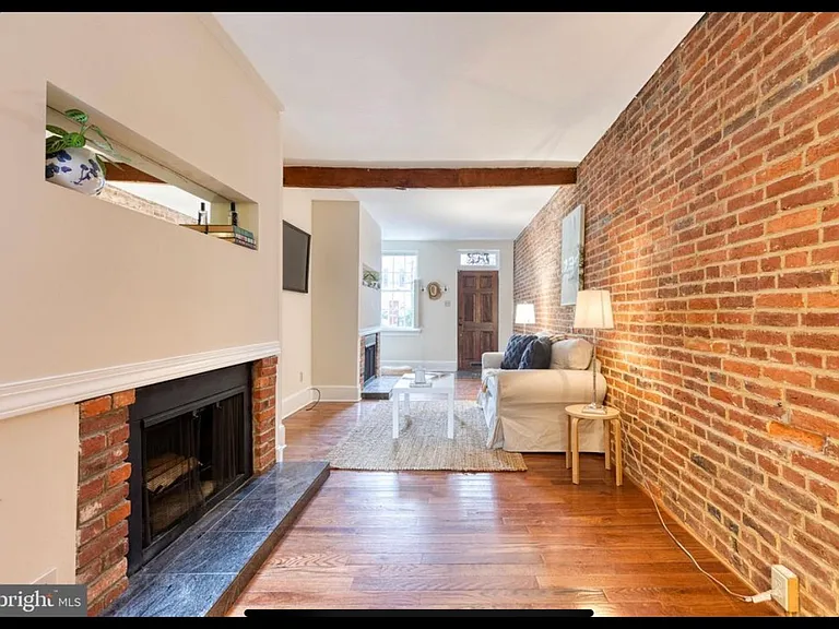 126 E Montgomery St — Photo 6